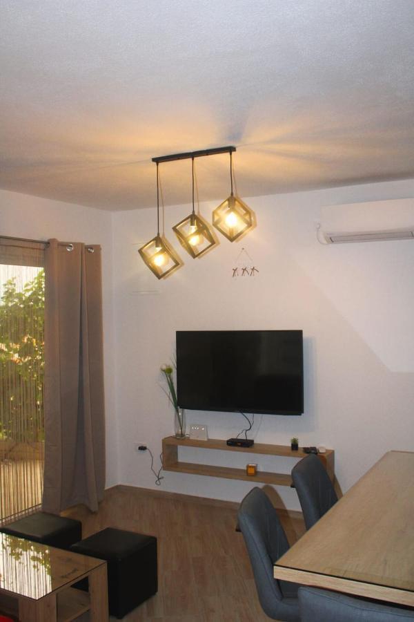 Apartmani Petra Primošten Εξωτερικό φωτογραφία